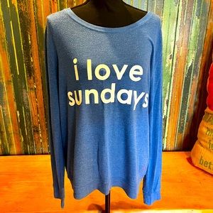 Peace Love World sweatshirt; size M/L; vintage look; blue